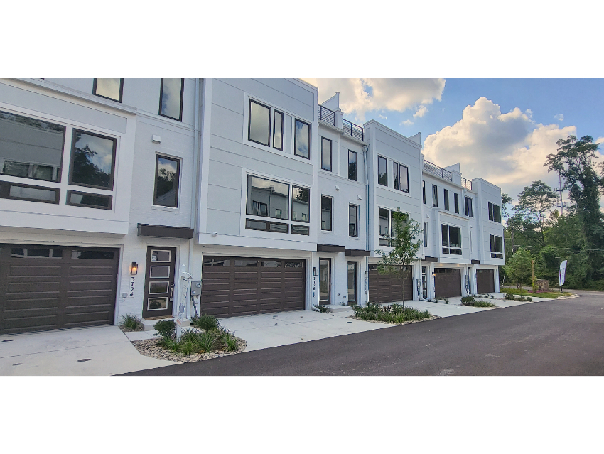 Crescent - 24ft-wide Townhome with Rooftop Terrace 