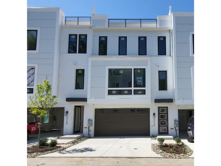 Crescent - 24ft-wide Townhome with Rooftop Terrace 