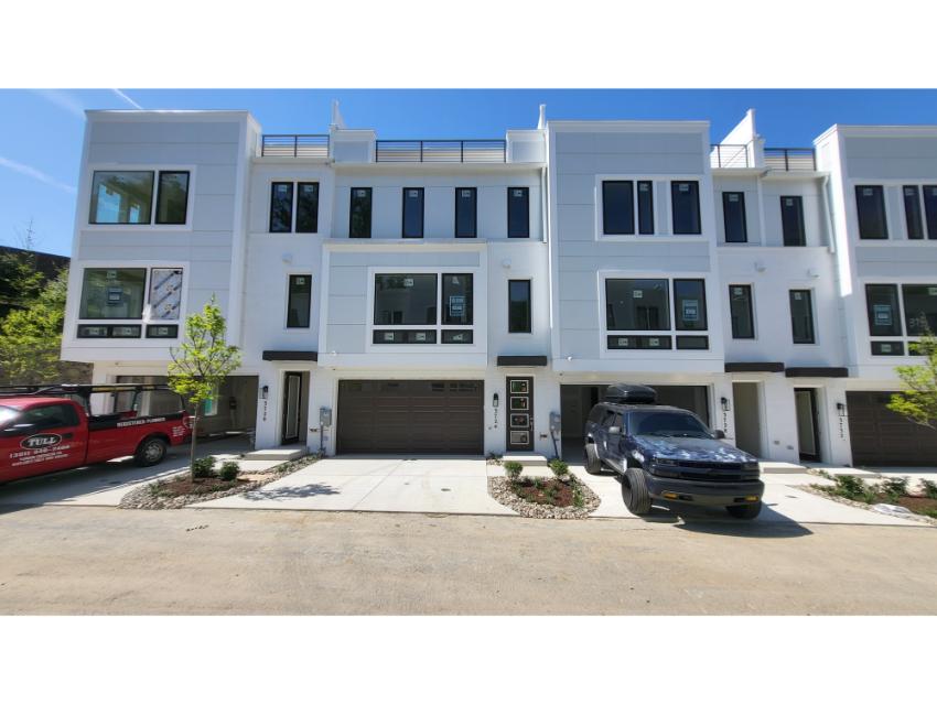Crescent - 24ft-wide Townhome with Rooftop Terrace 