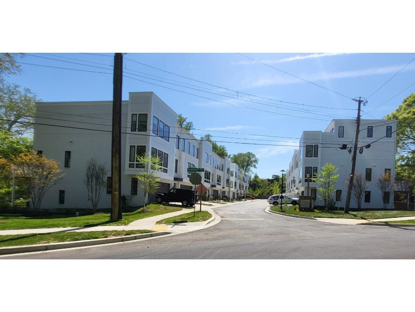 Crescent - 24ft-wide Townhome with Rooftop Terrace 