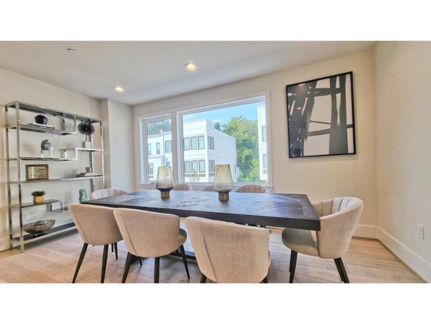 Crescent - 24ft-wide Townhome with Rooftop Terrace 
