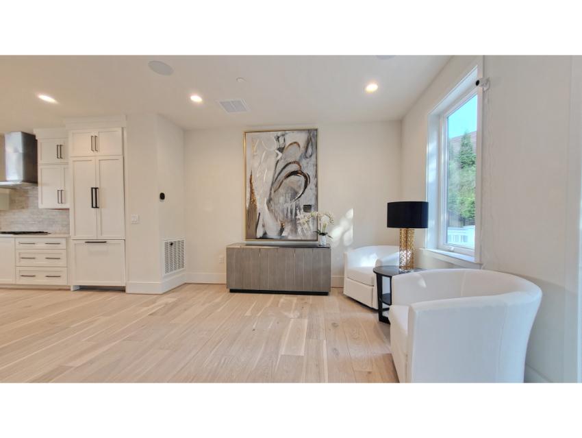 Crescent - 24ft-wide Townhome with Rooftop Terrace 