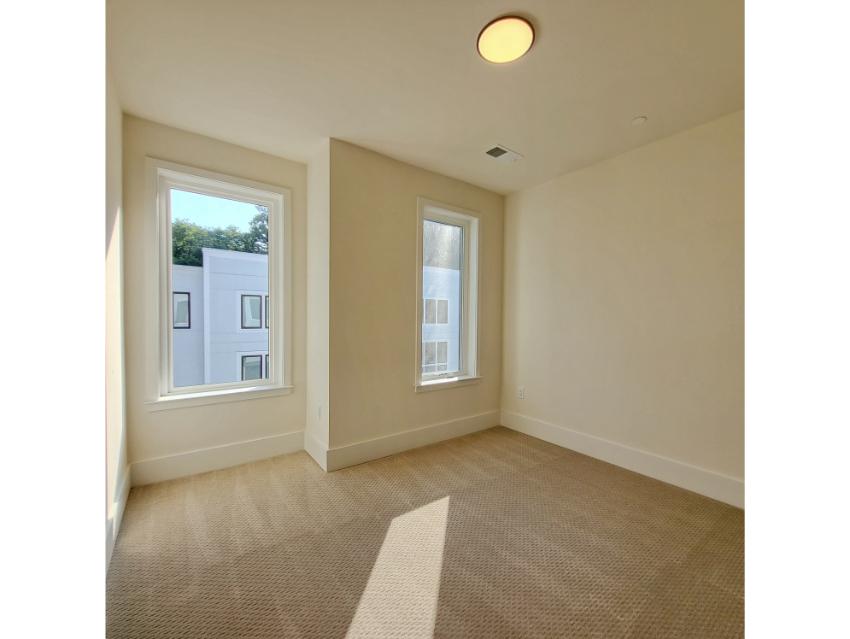 Crescent - 24ft-wide Townhome with Rooftop Terrace 