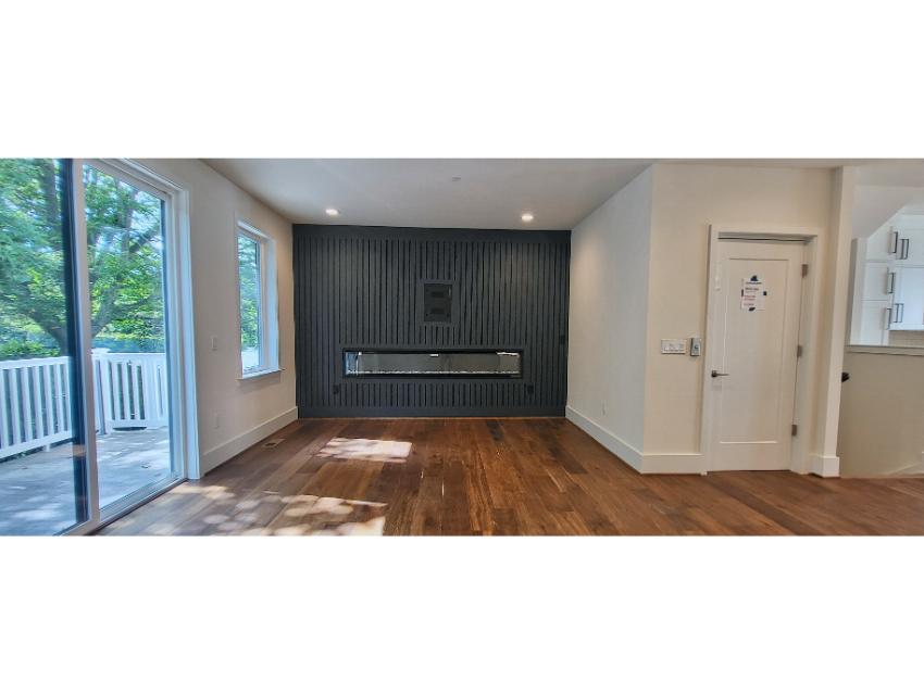Crescent - 24ft-wide Townhome with Rooftop Terrace 