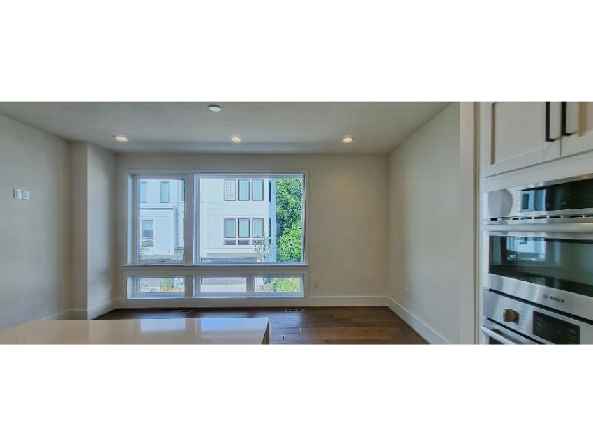 Crescent - 24ft-wide Townhome with Rooftop Terrace 